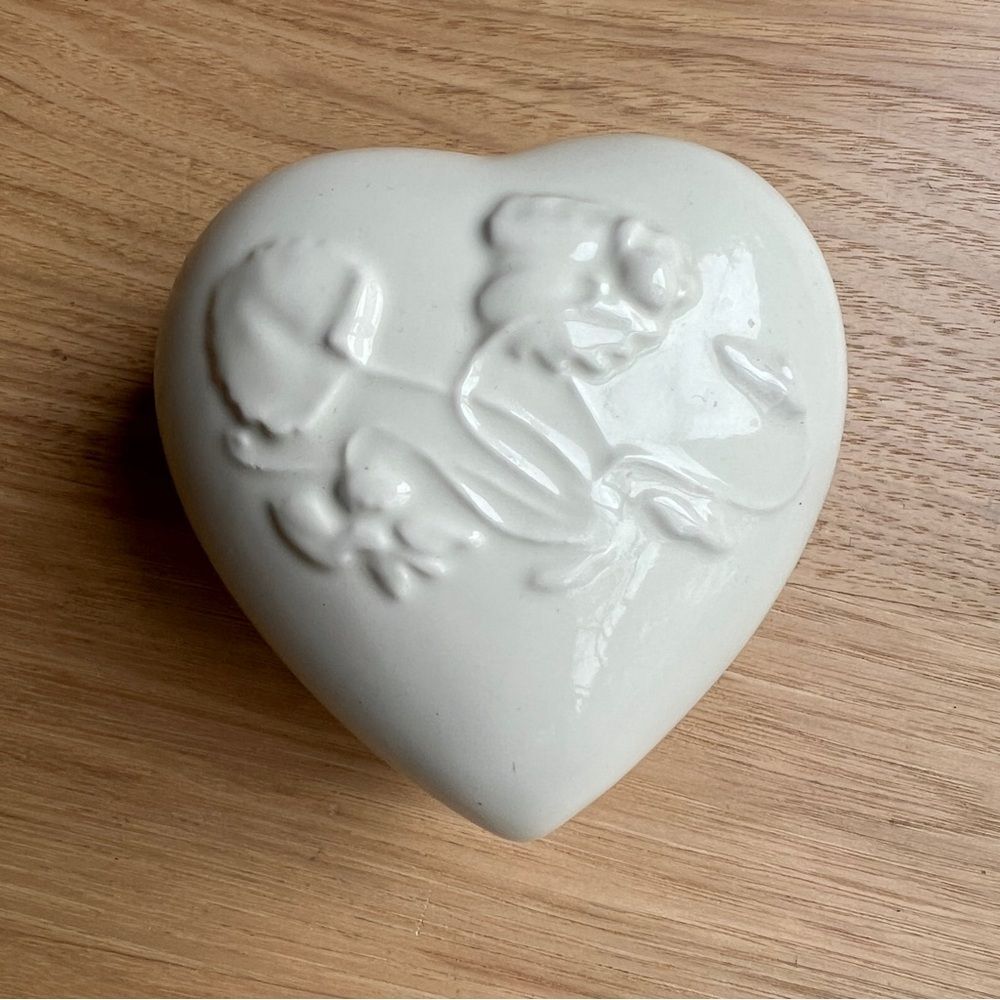 Trinket Box with Lid Heart Shaped Flowers Imprint Vintage
